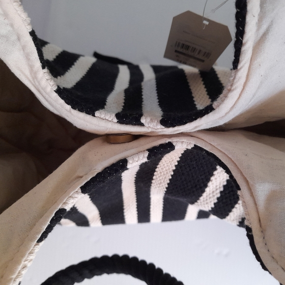 ● Time & True | Fringe Woven Tote Bag - Picture 6 of 11